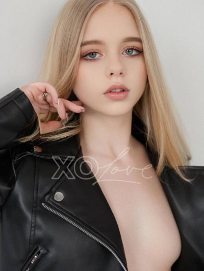 XO Love exclusive escort model