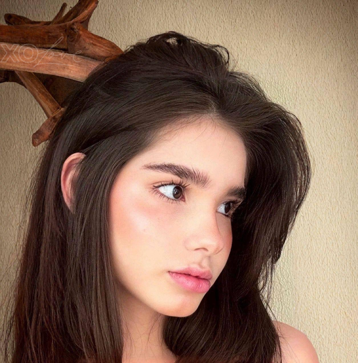 XO Love exclusive escort model